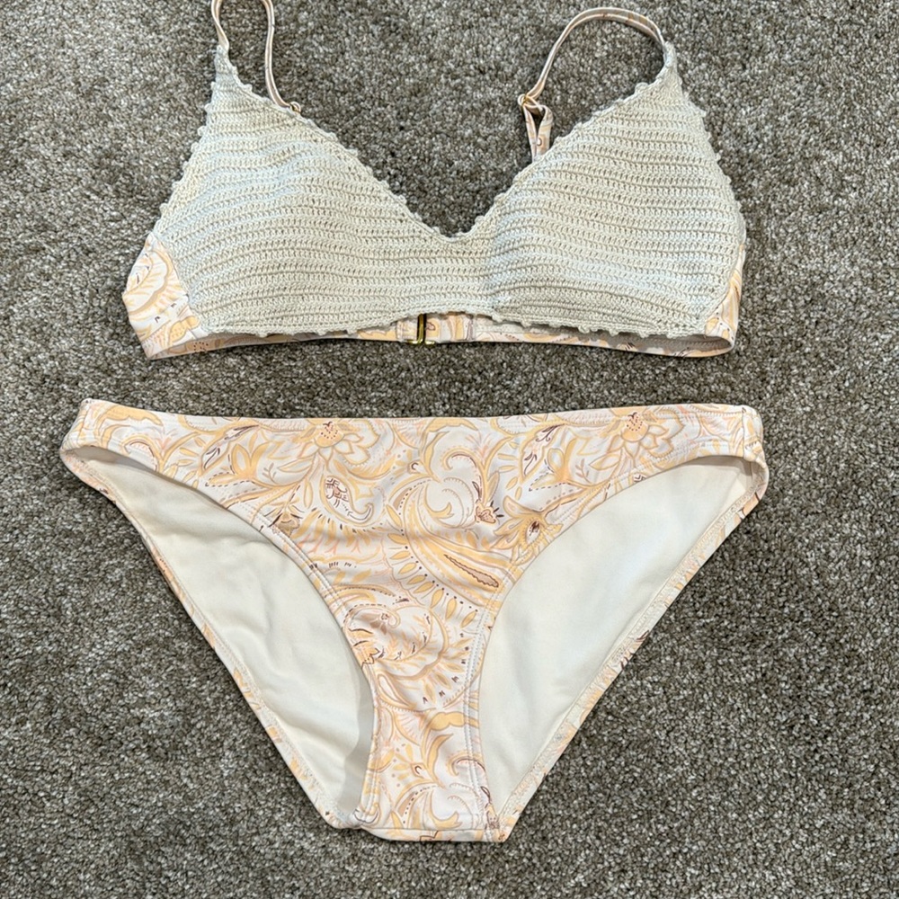 Elegant Crochet Bikini Set in Cream and Gold